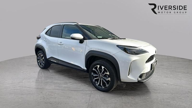 Used Toyota Yaris Hybrid Design 116 HP (85 kW) 2023 White Estate