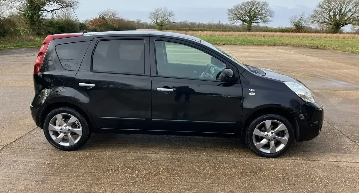 Used Nissan Note N-TEC 88 HP (64 kW) 2011 Black Hatchback
