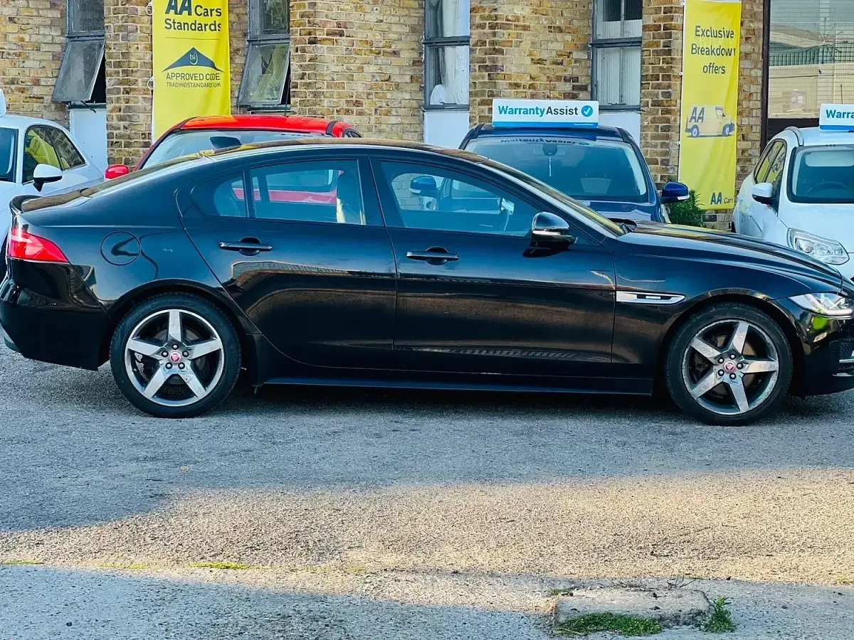 Used Jaguar XE R-Sport 180 HP (132 kW) 2017 Black Sedan