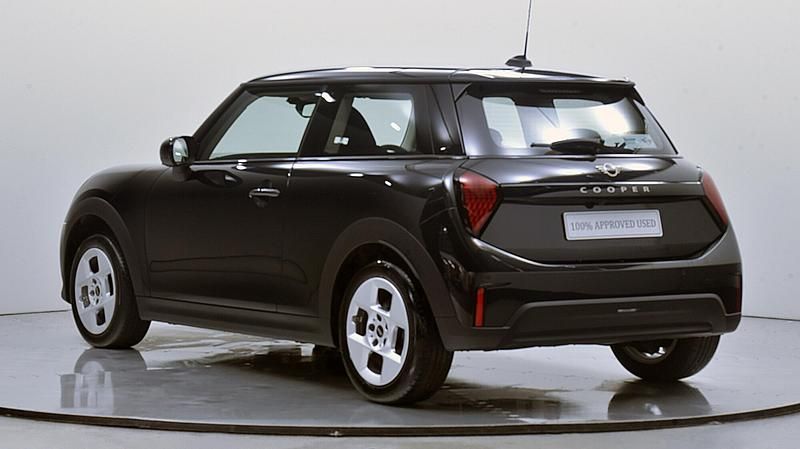 Used Mini Cooper Hatch 154 HP (113 kW) 2024 Black Hatchback