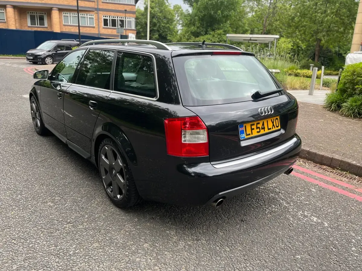 Used Audi S4 Basis 344 HP (253 kW) 2005 Black Estate