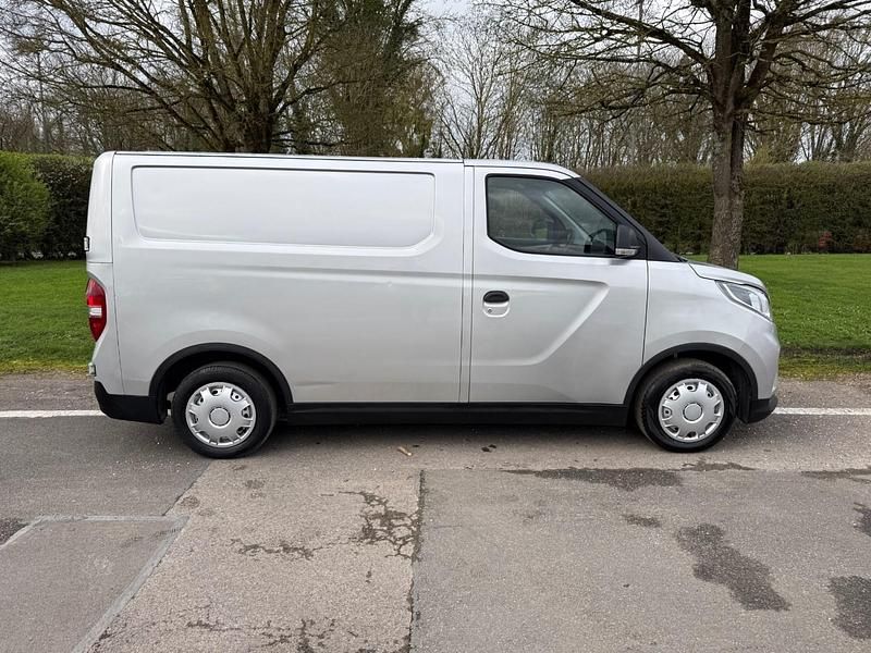 Used Maxus eDeliver 3 89 kW (122 HP) 2022 White Van