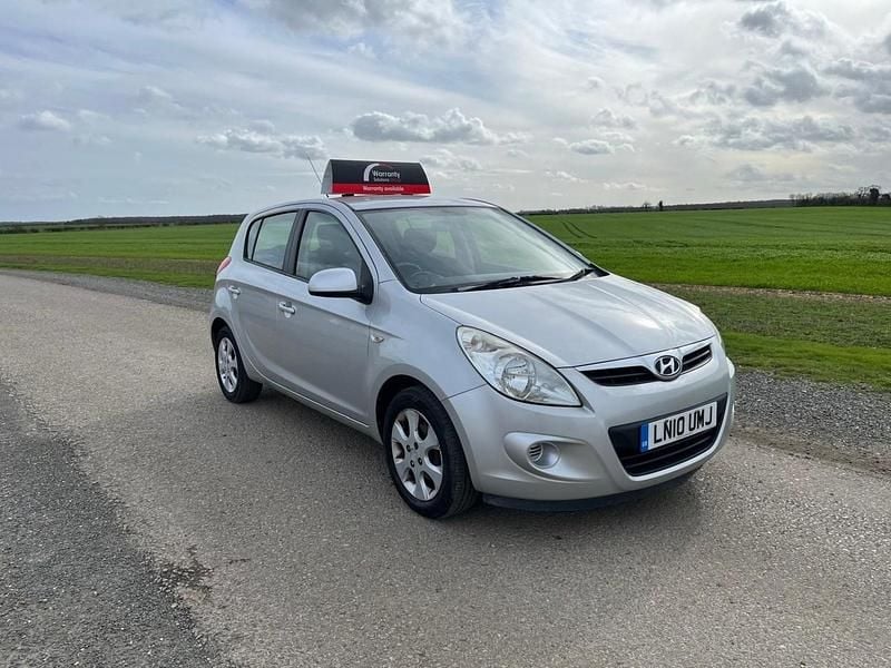 Used Hyundai i20 Comfort 99 HP (72 kW) 2010 Silver Hatchback