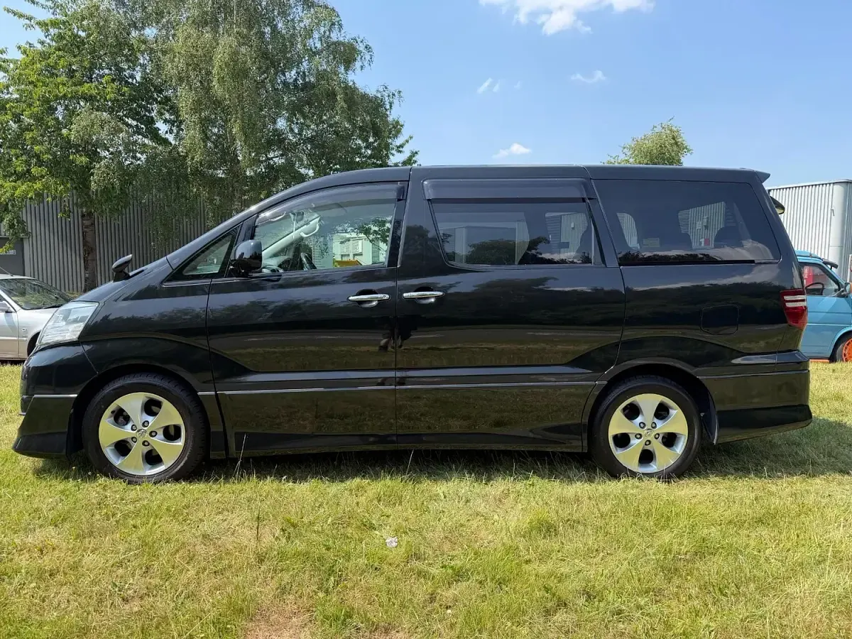 Used Toyota Alphard 159 HP (116 kW) 2007 Black MPV