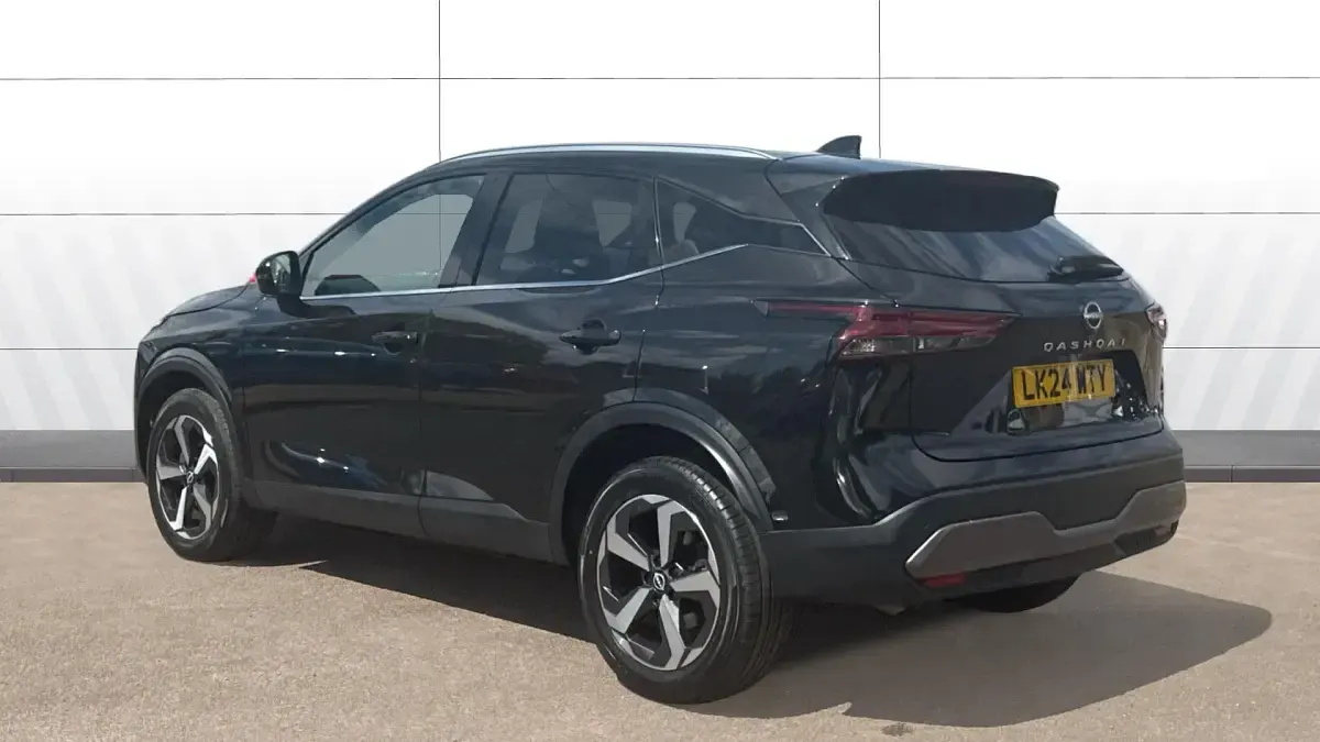 Used Nissan Qashqai N-Connecta 140 HP (102 kW) 2024 Black SUV