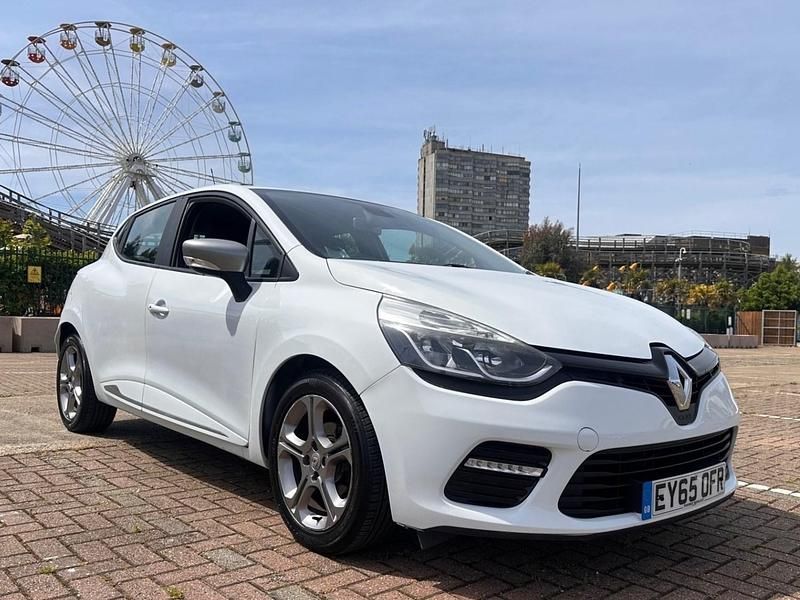 White Used 2015 Renault Clio IV Dynamique Hatchback | £4,295 (Fair price) - Image 1/4