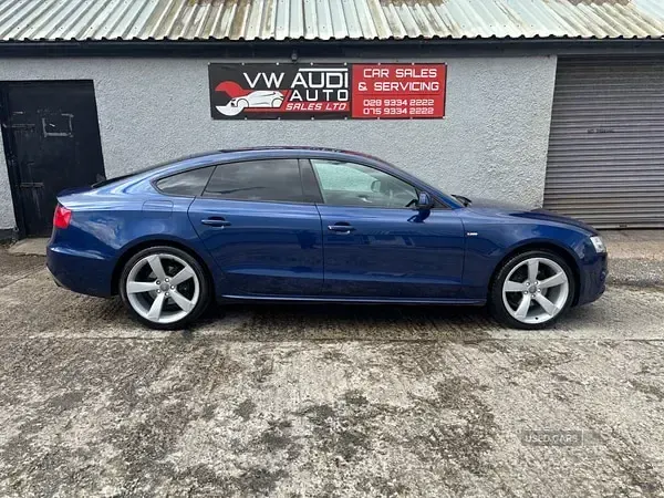 Used Audi A5 Black Edition 170 HP (125 kW) 2013 Blue Coupe