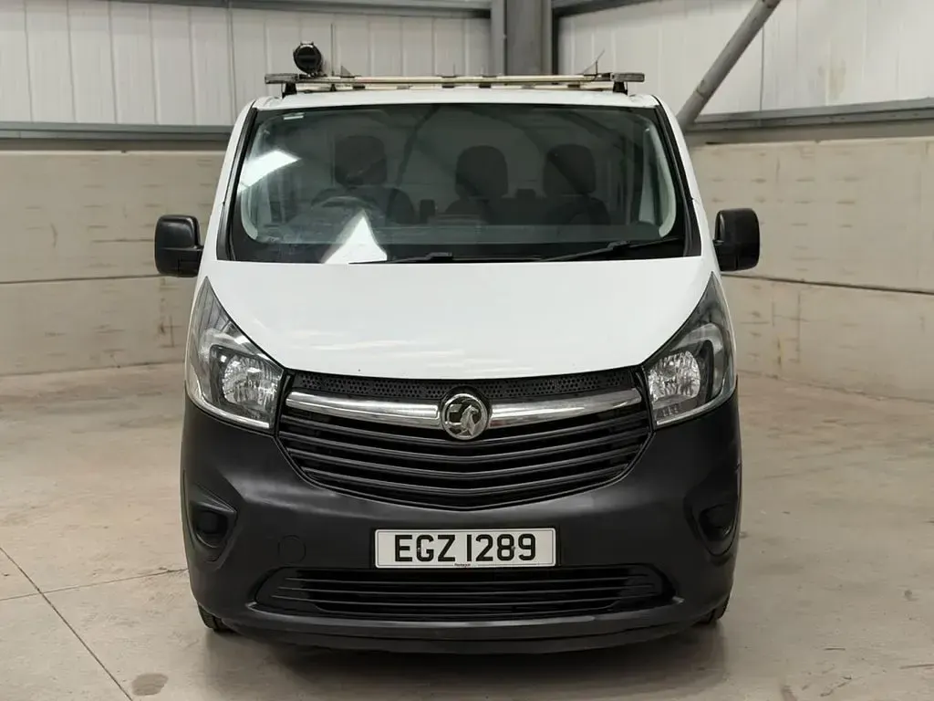 Used Vauxhall Vivaro 90 HP (66 kW) 2016 White