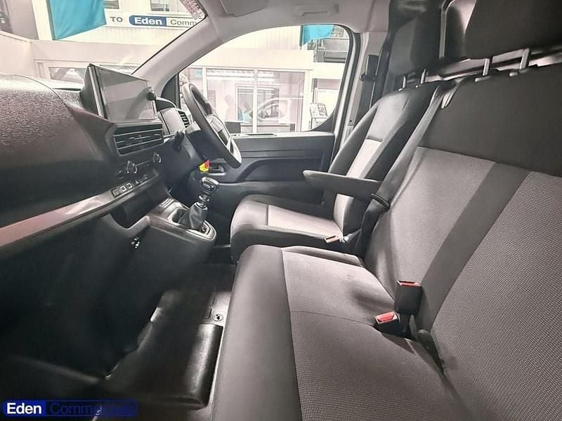 Gebraucht Vauxhall Vivaro 145 PS (106 kW) 2024 Weiß Van / Kleinbus