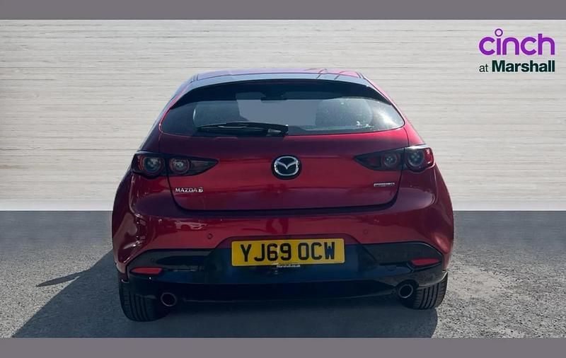 Usado Mazda 3 122 HP (89 kW) 2019 Vermelho Citadino