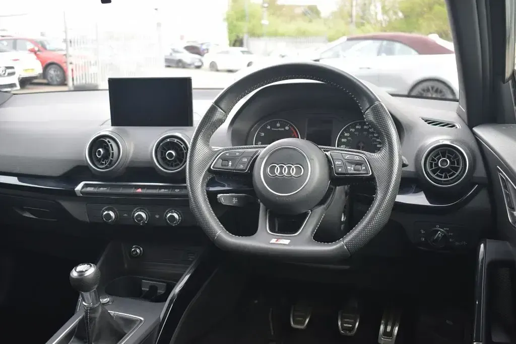 Used Audi Q2 Black Edition 116 HP (85 kW) 2020 Grey SUV
