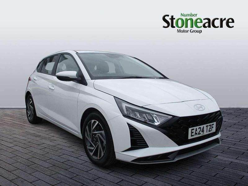 White Used 2024 Hyundai i20 Advanced Hatchback | £15,595 (Fair price) - Image 1/4