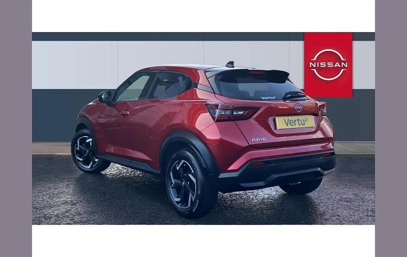 Used Nissan Juke N-Connecta 114 HP (83 kW) 2023 Red SUV