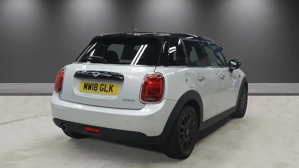 Used Mini Cooper Hatch 136 HP (100 kW) 2018 Silver Hatchback