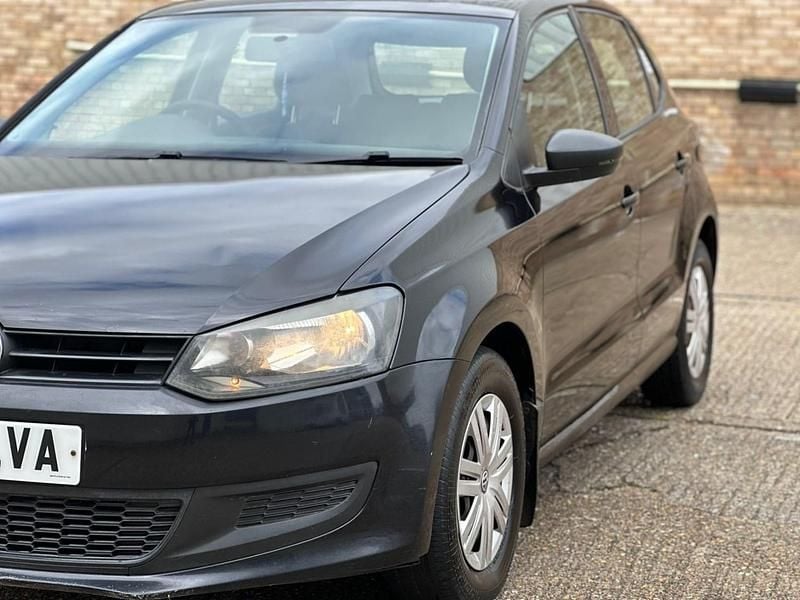 Begagnad VW Polo S 2010 Svart Halvkombi
