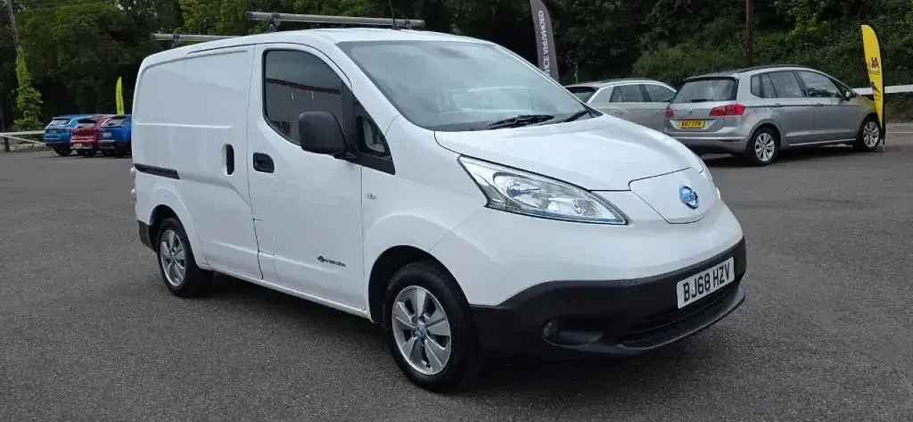 Używany Nissan e-NV200 Tekna 80 kW (109 KM) 2018 Biały Minivan