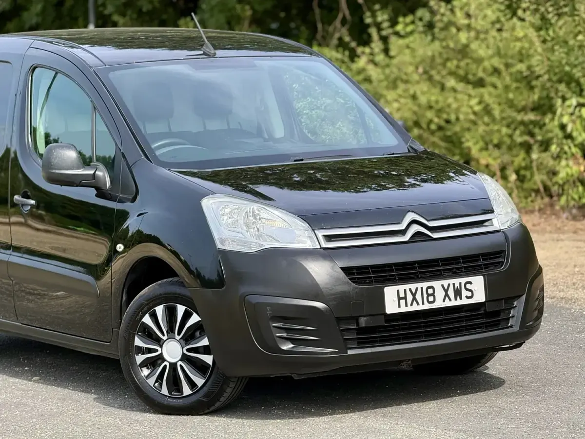 Used Citroën Berlingo 75 HP (55 kW) 2018 Black MPV