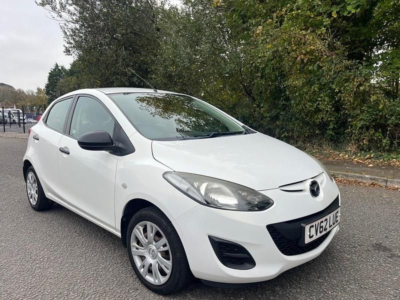 White Used 2012 Mazda 2 Hatchback | £2,950 (Fair price) - Image 1/4