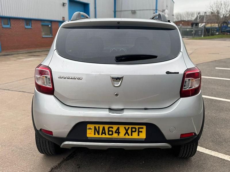 Begagnad Dacia Sandero Ambiance 2014 Silver Halvkombi