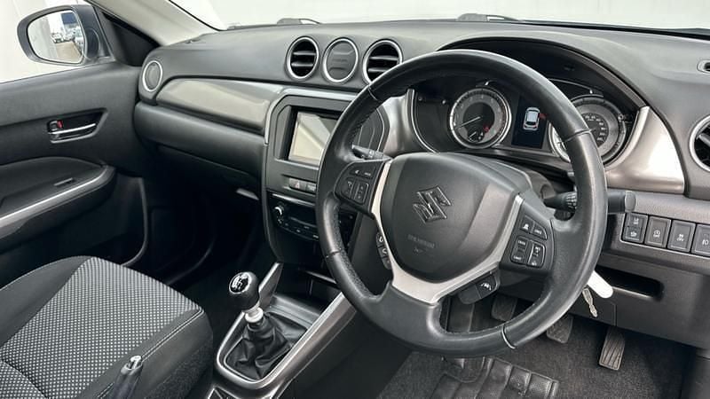 Used Suzuki Vitara SZ-T 129 HP (94 kW) 2022 Silver SUV