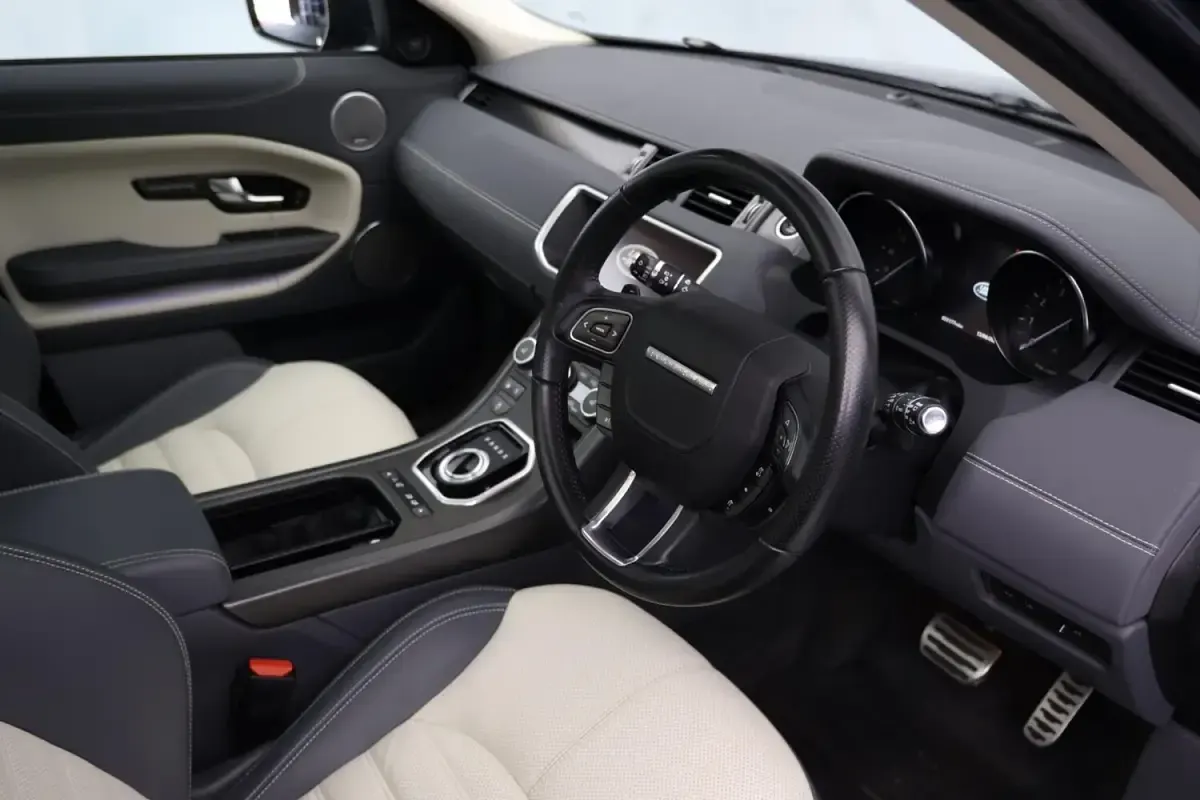 Used Land Rover Range Rover evoque HSE Dynamic 2018 Blue Estate