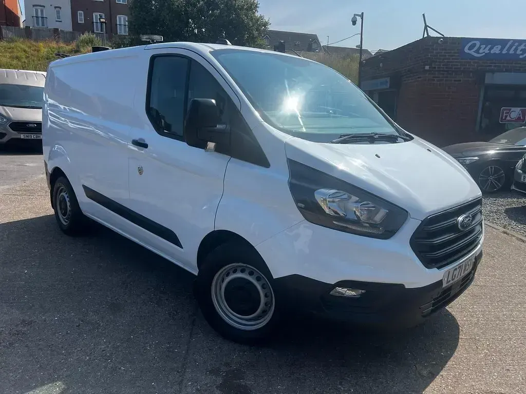 Used Ford Transit Custom 130 HP (95 kW) 2021 White Van
