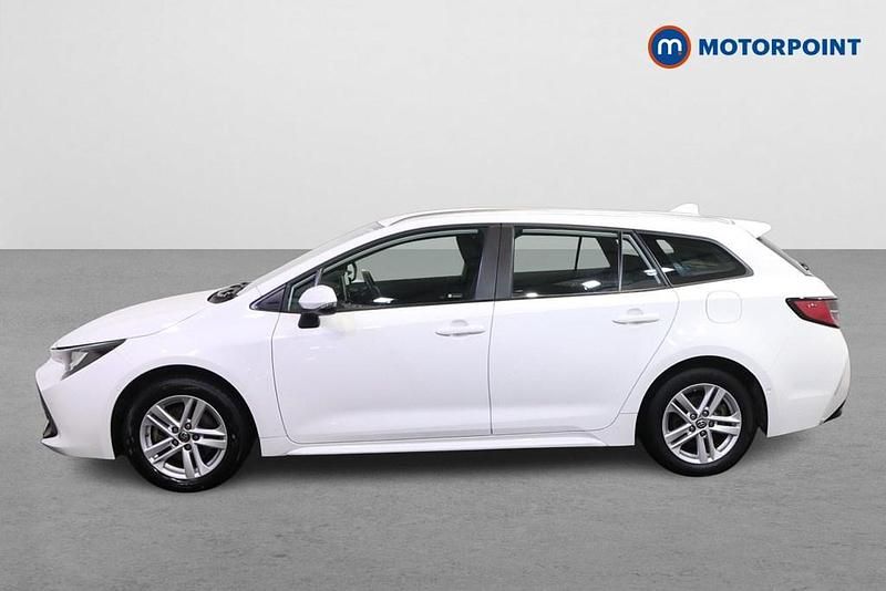 Used Toyota Corolla 184 HP (135 kW) 2022 White Estate