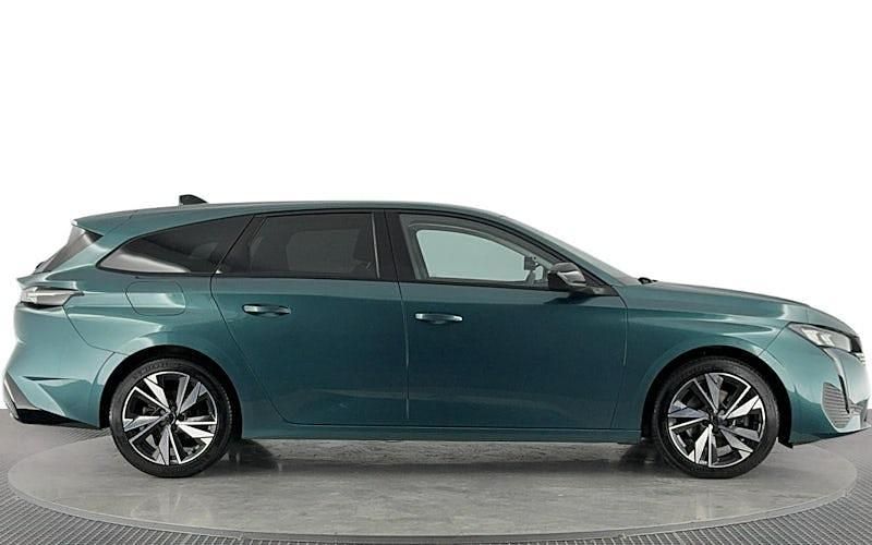Used Peugeot 308 SW Allure 131 HP (96 kW) 2025 Estate