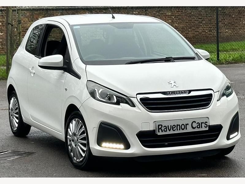 Used Peugeot 108 Active 68 HP (50 kW) 2015 White Hatchback
