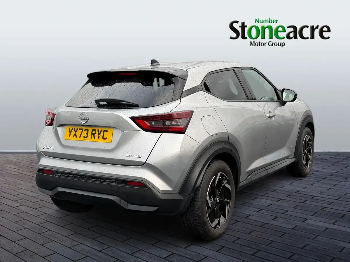 Used Nissan Juke N-Connecta 143 HP (105 kW) 2023 Silver SUV