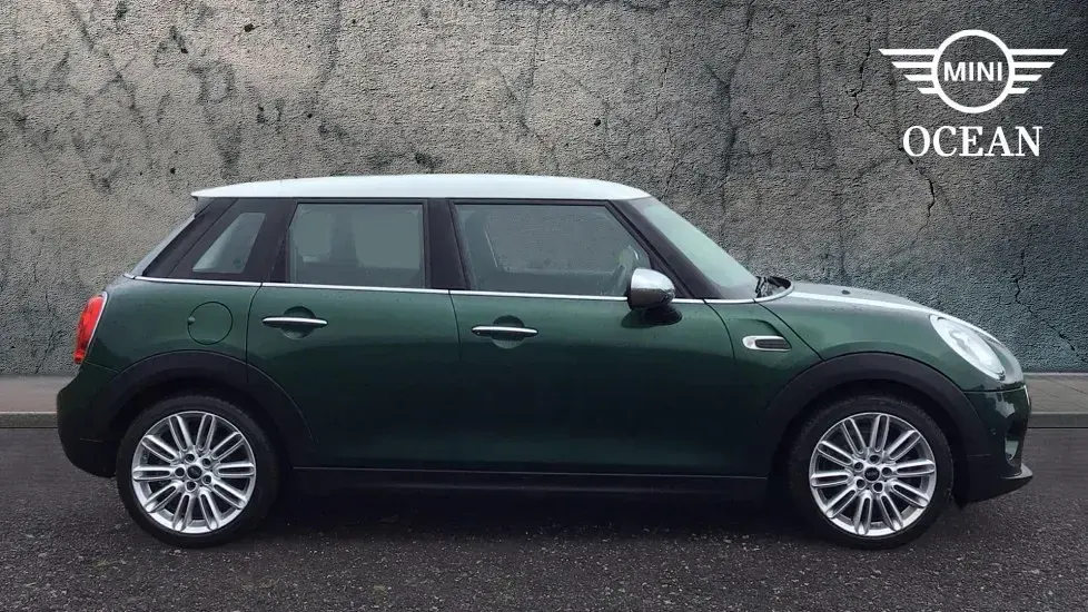 Used Mini Cooper Hatch 134 HP (98 kW) 2017 Green Hatchback