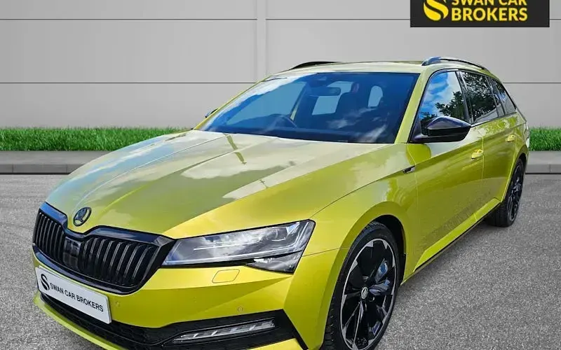 Used Skoda Superb SportlinePlus 190 HP (139 kW) 2019 Green Estate