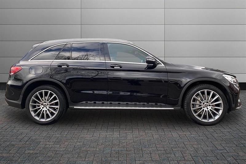 Used Mercedes GLC220 AMG Line Premium 194 HP (142 kW) 2022 Black Estate