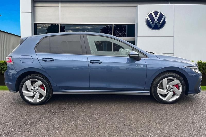 New VW Golf VIII GTE 272 HP (200 kW) 2025 Blue Hatchback