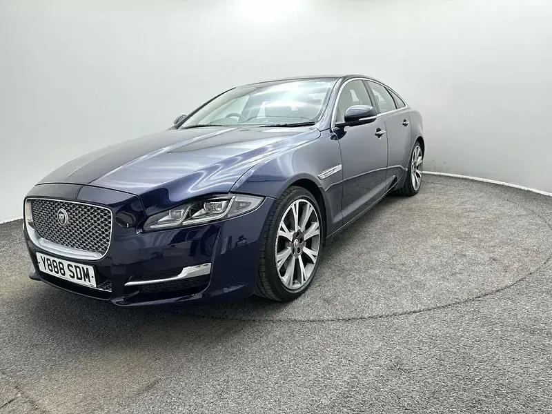 Usado Jaguar XJ Portfolio 300 HP (220 kW) 2016 Azul Sedan