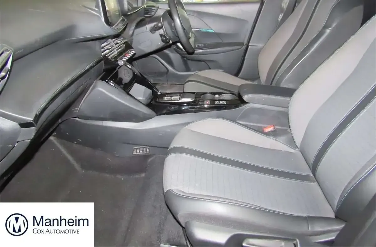 Used Peugeot e-2008 Allure+ 100 kW (136 HP) 2023 Black SUV
