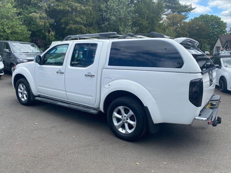 White Used 2014 Nissan Navara Tekna Pickup | £7,995 (Fair price) - Image 1/4