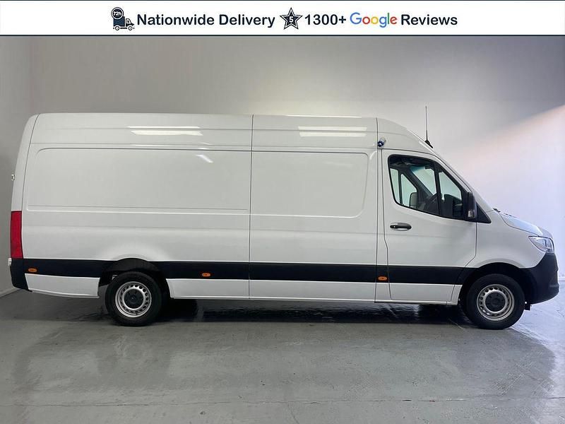 Begagnad Mercedes Sprinter Progressive 2023 Vit Van
