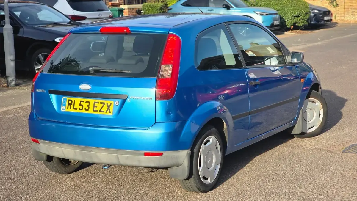 Used Ford Fiesta Finesse 75 HP (55 kW) 2004 Blue Hatchback