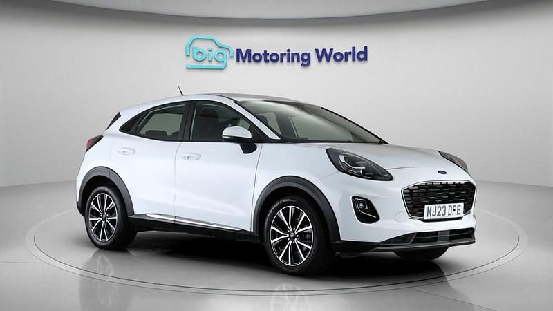 Begagnad Ford Puma Titanium 155 HK (114 kW) 2023 Vit SUV