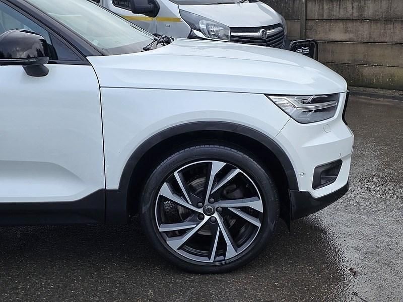 Used Volvo XC40 247 HP (181 kW) 2018 White SUV