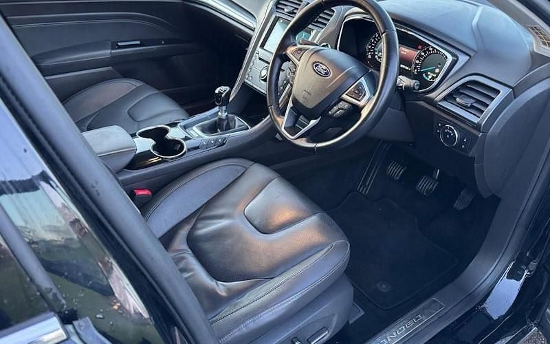 Used Ford Mondeo Titanium 150 HP (110 kW) 2017 Black Hatchback