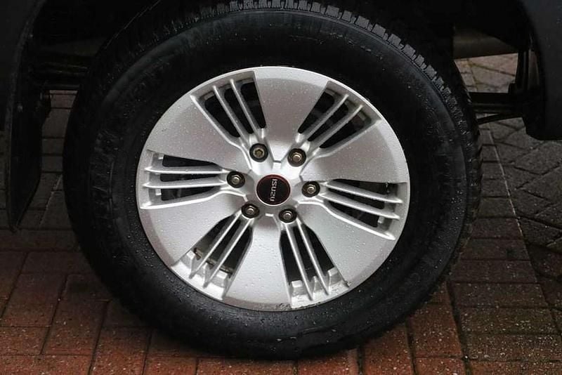 Used Isuzu D-Max 163 HP (119 kW) 2021 Grey Pickup