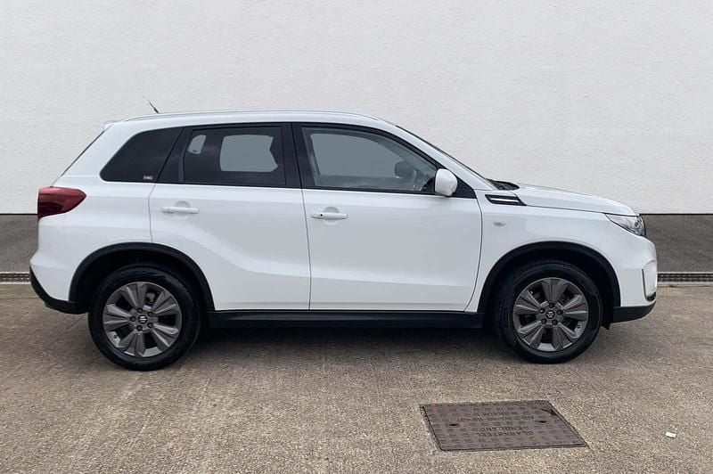 Used Suzuki Vitara SZ-T 116 HP (85 kW) 2023 White SUV