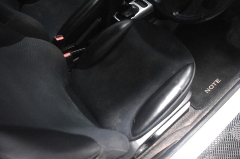 Used Nissan Note N-TEC 88 HP (64 kW) 2013 White Hatchback