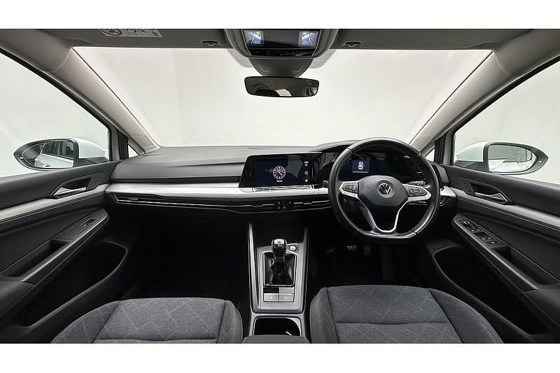 Used VW Golf VIII Life 130 HP (95 kW) 2022 White Hatchback