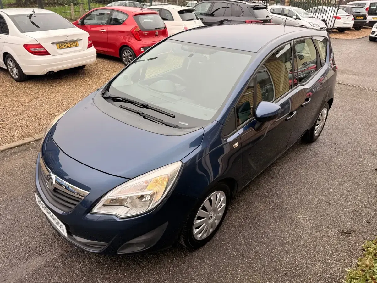 Second-hand Vauxhall Meriva 100 CP (73 kW) 2011 Albastru Monovolum