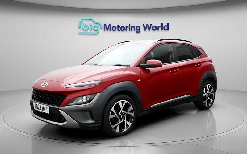 Second-hand Hyundai Kona Premium 120 CP (88 kW) 2022 Roșu SUV
