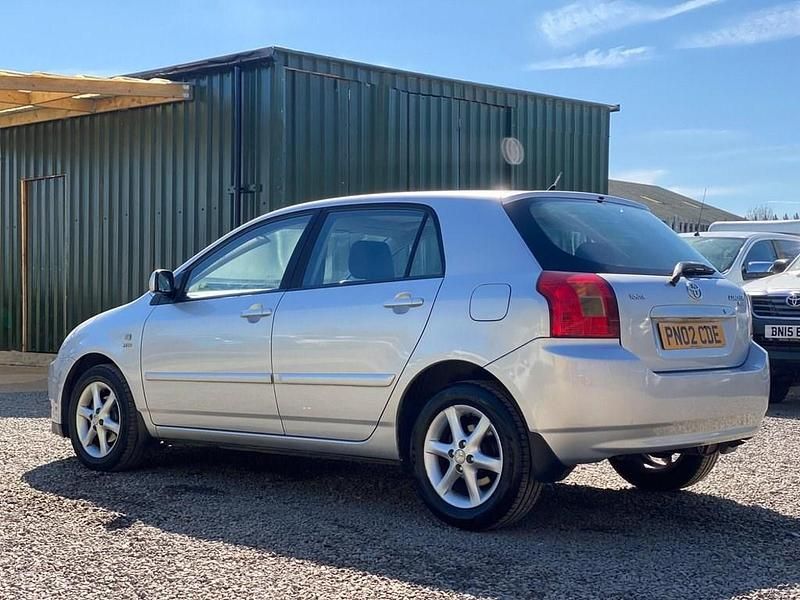 Used Toyota Corolla 110 HP (80 kW) 2002 Silver Hatchback