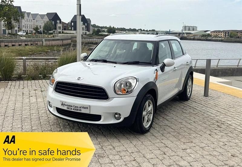 White Used 2012 Mini One Countryman SUV | £4,995 (Fair price) - Image 1/4